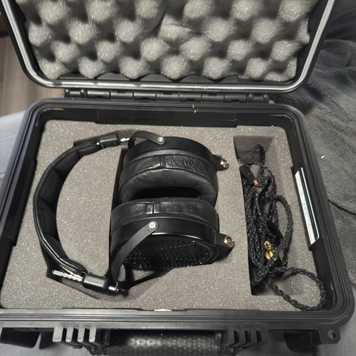 Audeze lcd with case - case, less